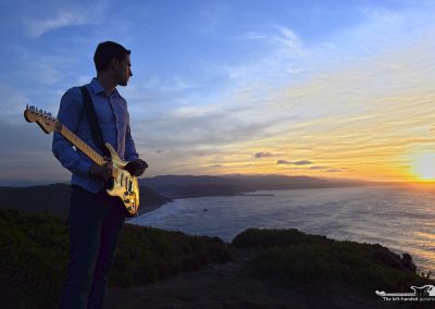 The left-handed guitarist (1)